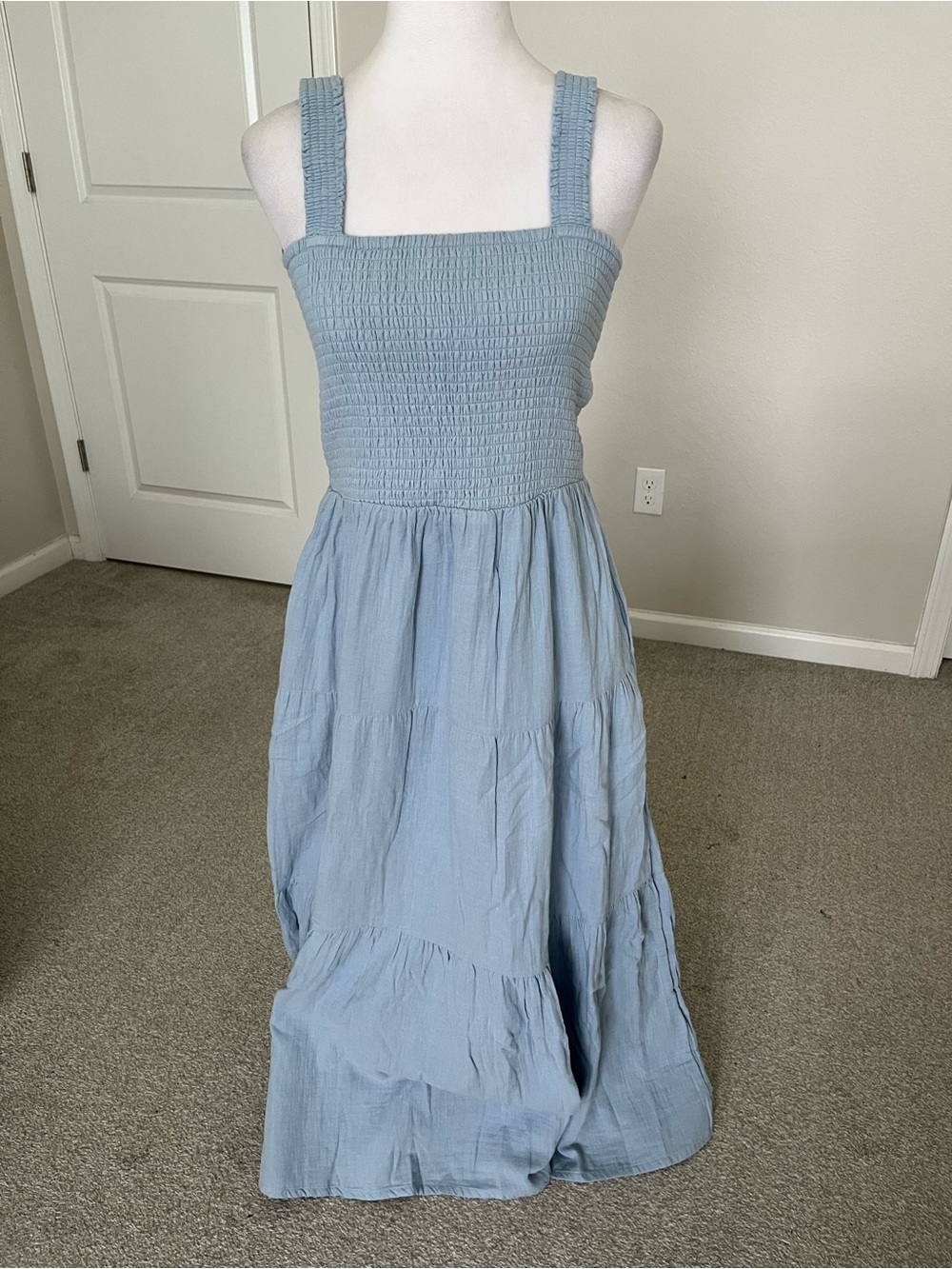 NWT Quince 100% Organic Cotton Gauze Smocked Maxi Dress Small in Ocean Breeze